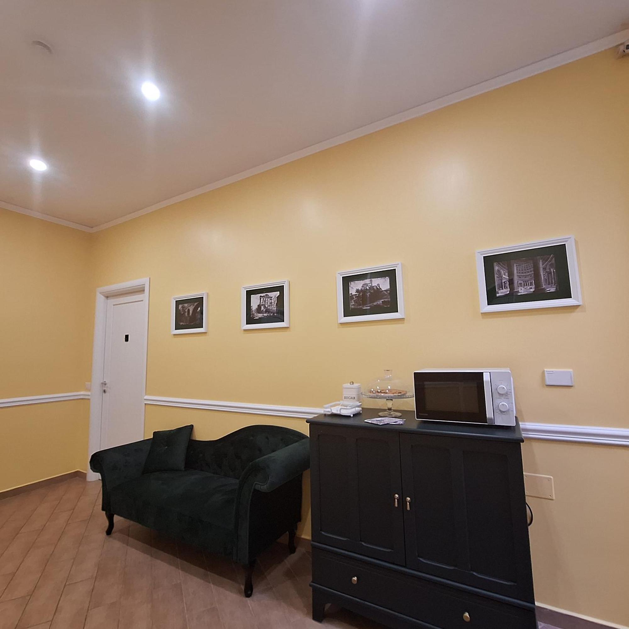 Gasthuis Residenze Serventi Longhi Rome